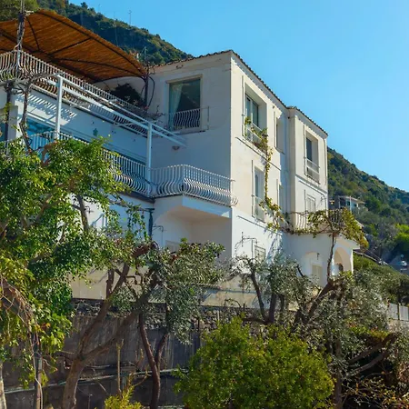 - Le Sirene Villa