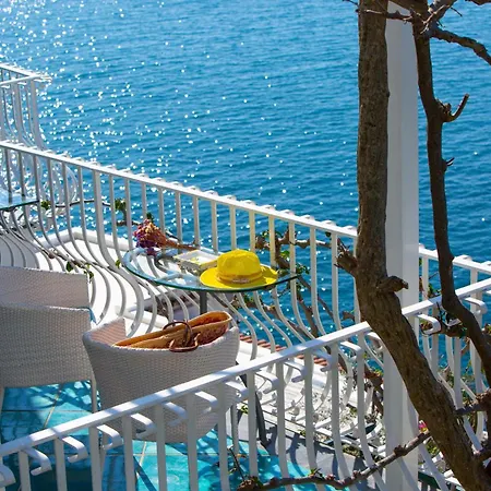 - Le Sirene Villa Positano