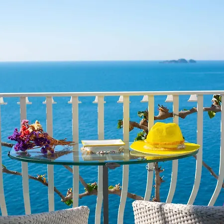 - Le Sirene * Positano